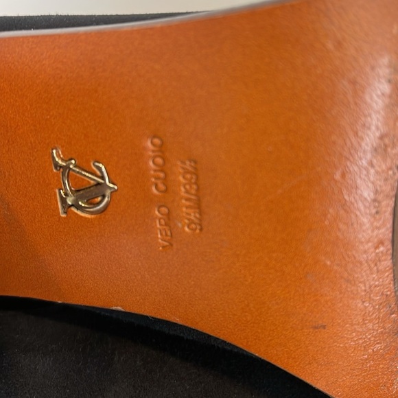 Women’s 9.5 Vince Vero Cuoio Ankle Bootie Black Suede Heel Fall Boots - Picture 6 of 6